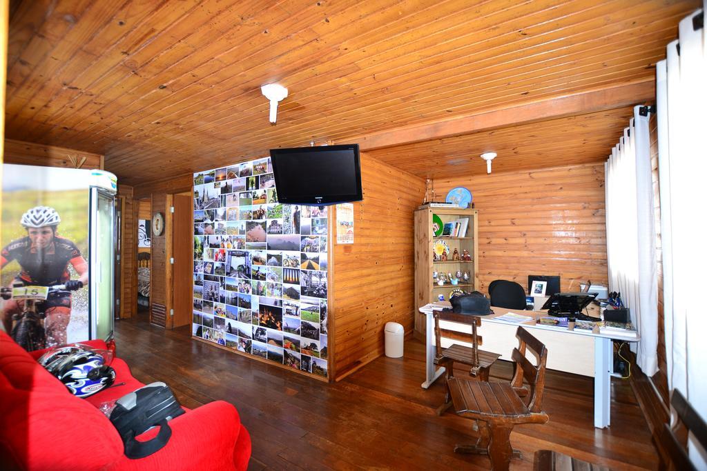 Hostel Cuesta โบตูคาตู ภายนอก รูปภาพ