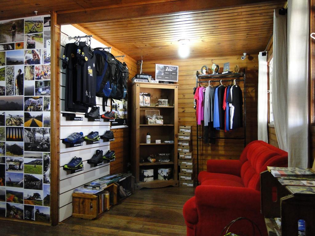 Hostel Cuesta โบตูคาตู ภายนอก รูปภาพ